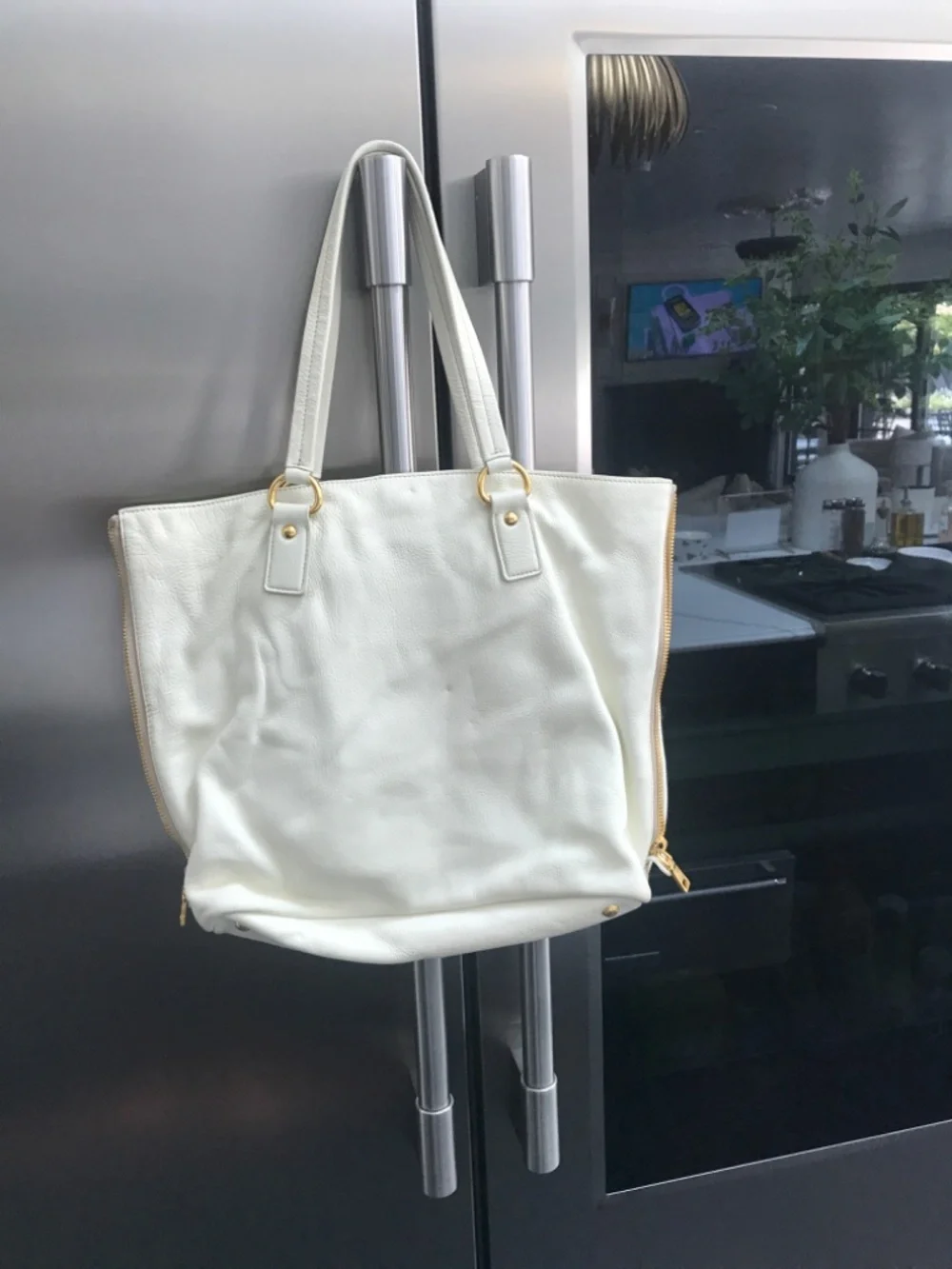 Prada Off-White Leather Tote/Shopper